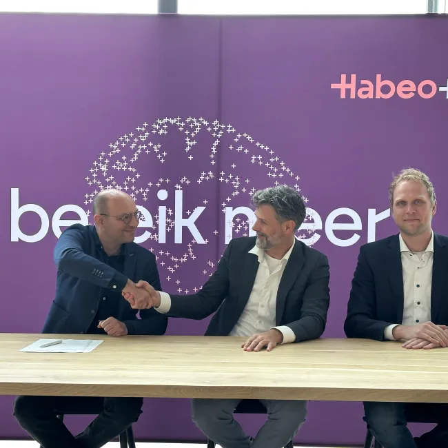 Tekenoment voor Masterclass Lean Engineering tussen MST Groep en Habeo+